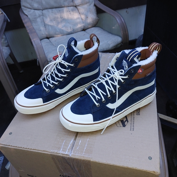 VANS SK8-HI MTE 2.0 DX DRESS BLUE - Picture 2 of 13